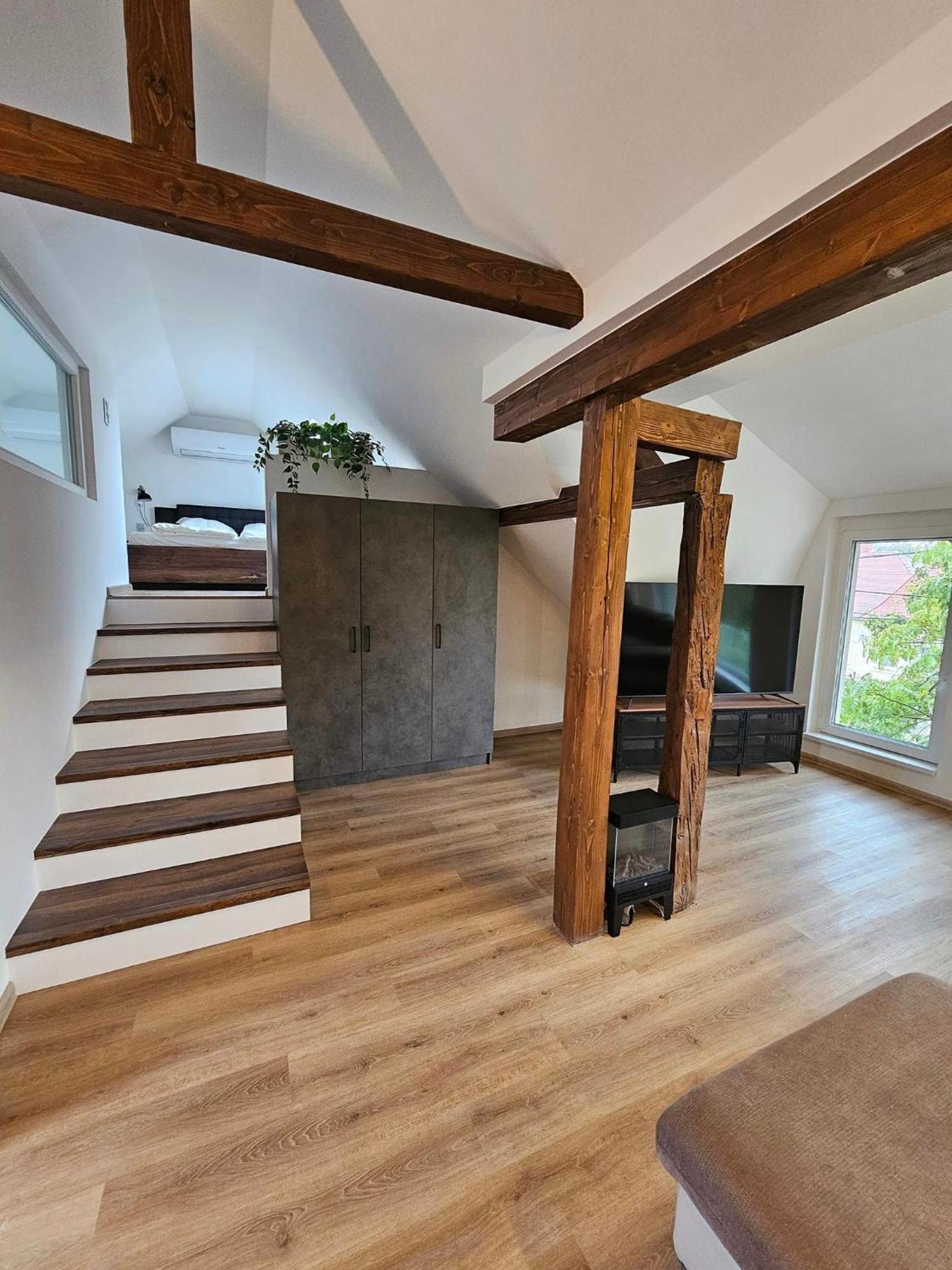Mi Casa Rustica Apartment โมชนมายารูวาร์ ภายนอก รูปภาพ